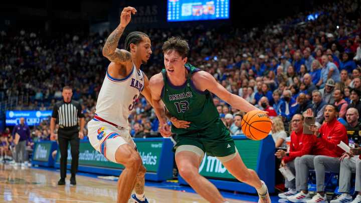 Doug Gottlieb says first win of season for UWGB men's basketball 'feels great'