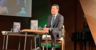 Juanma Moreno presenta en Madrid su libro 'Manual de convivencia. La vía Andaluza'