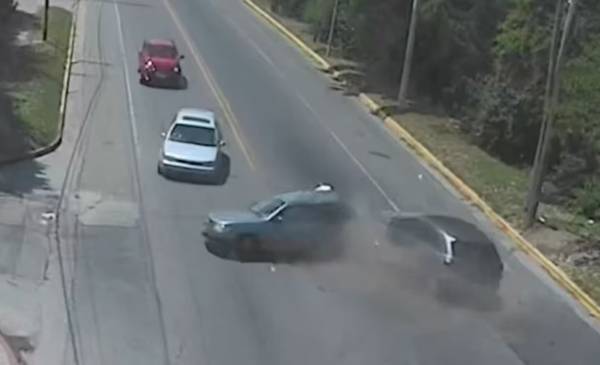 Impactante choque triple: dos mujeres sufrieron traumatismo y fueron internadas