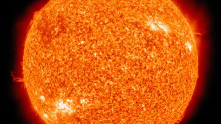 Por Primera Vez Científicos Observan los Polos del Sol y Descubren Algo Inesperado