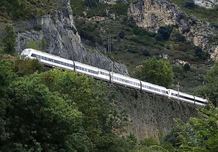 El TAV prevé transportar a 15.000 personas al día entre Euskadi y Madrid