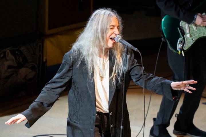 Patti Smith performs ‘Horses’ in LA for classic album’s 50th anniversary