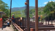 Vialidad de Salta construye un tercer tramo del puente Bailey que conecta Los Toldos con Bolivia