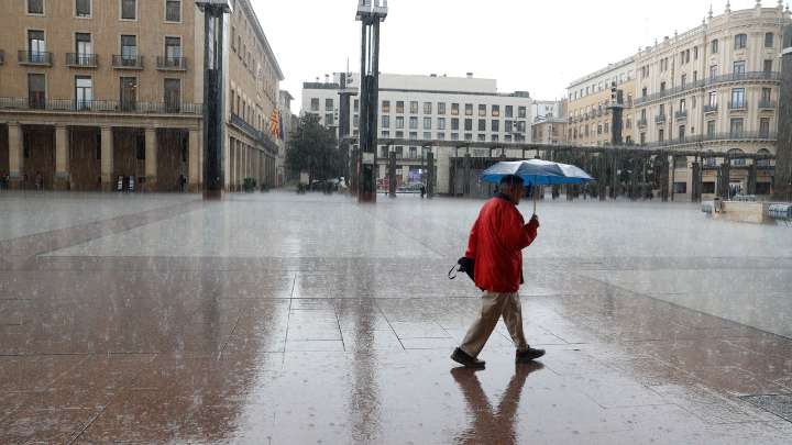 Temporal de lluvias, en directo | Trenes afectados en Cataluña, donde varios vuelos han sido cancelados