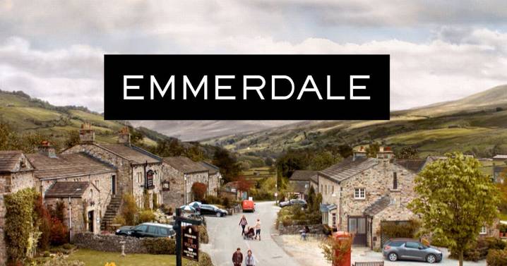 Emmerdale legend comes 'back from the dead' to confront Robert Sugden