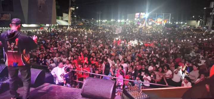 “Es un honor estar con ustedes entregando dos plazas más para Maracaibo”: Ana Clara Barboza en la Curva de Molina