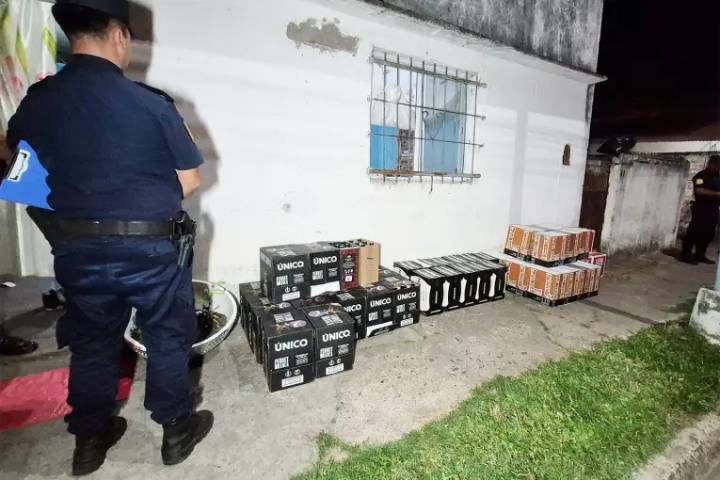 Compró bebidas por más de $4 millones y envió un comprobante de pago falso: una mujer detenida