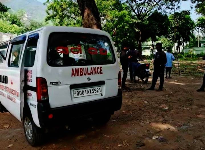 Balasore Tragedy: Youth dies after being electrocuted while plucking flowers in Nilagiri