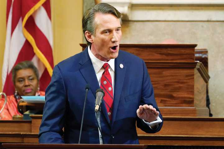 Tras las duras derrotas republicanas, Youngkin se centra en el legado y la transición