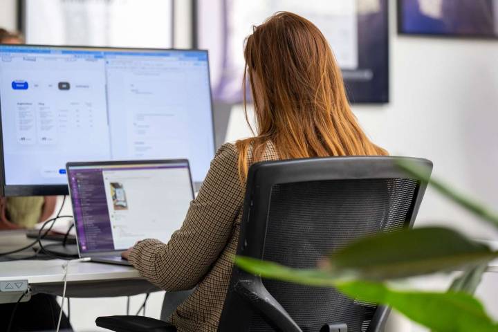 Woman Refuses to Give Back Coworkers Office After Maternity Leave