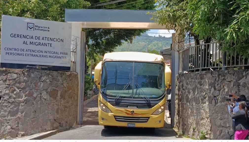 Más de 10 mil salvadoreños deportados desde EEUU