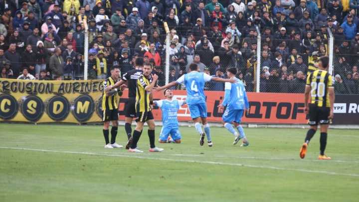 Estudiantes de Río Cuarto ascendió y habrá cuatro equipos cordobeses en primera división