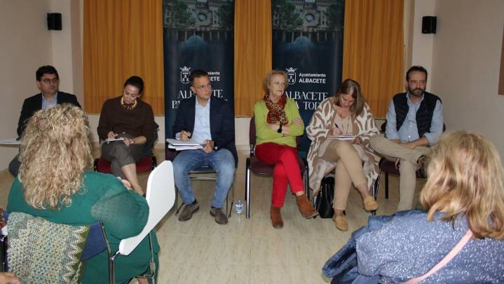 Manuel Serrano sostiene que seguirá «mejorando la accesibilidad y seguridad de las calles de Albacete de la mano de los ciudadanos»