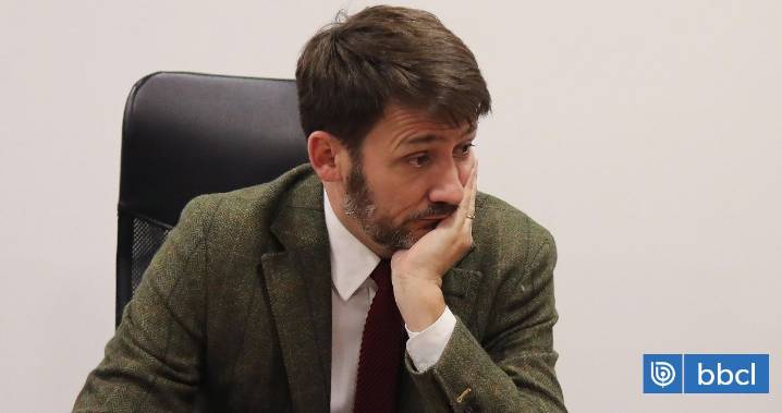 CGR da plazo al gobierno para que informe financiamiento de apoyo jurídico a exministro Pardow ante AC