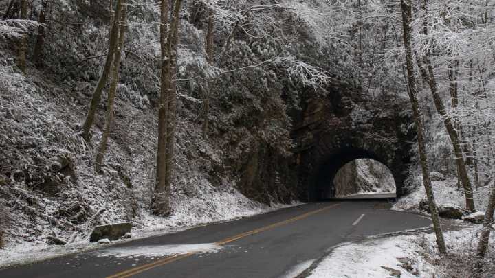 Great Smoky Mountains Transformed And Announces Closures Over Snowfall