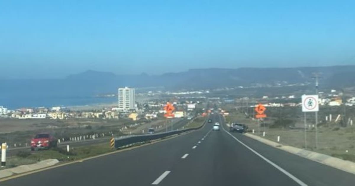 Localizan a hombre golpeado y semidesnudo en la carretera escénica