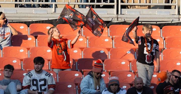 Browns vs Ravens Week 11: Weather to impact passing games, betting lines