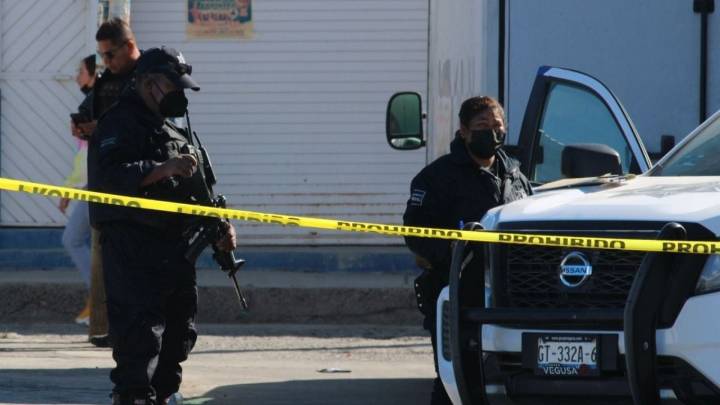 Asesinan a balazos a un agente de la fiscalía de Guanajuato; menor resulta lesionado