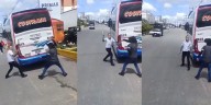 Violenta pelea con machete entre conductor de bus y vendedor ambulante en Antioquia quedó captada en video