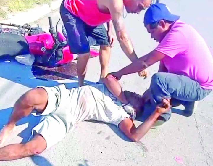 Motociclista resulta lesionado tras derrape en Loma Real