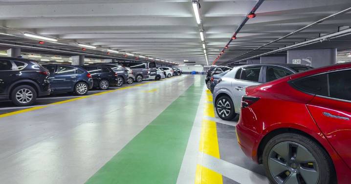 Student teaches 'entitled' driver lesson for taking up 4 parking spots 