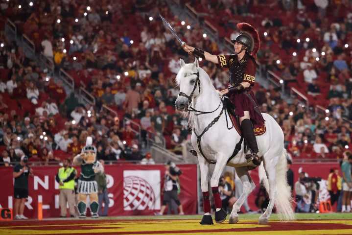 Watch #17 USC vs. #21 Iowa football today, free Streameast alternatives, start time, TV channel