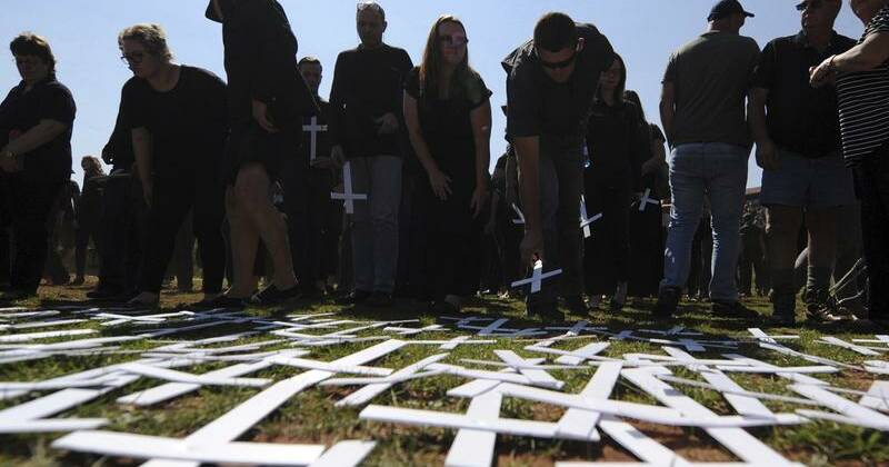 Trump flags G20 boycott over 'abuse' of white farmers