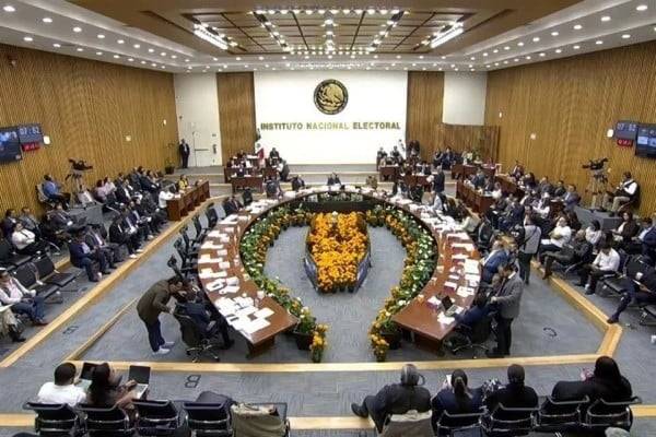 Exhiben en INE división; dejan acéfalas 16 consejerías