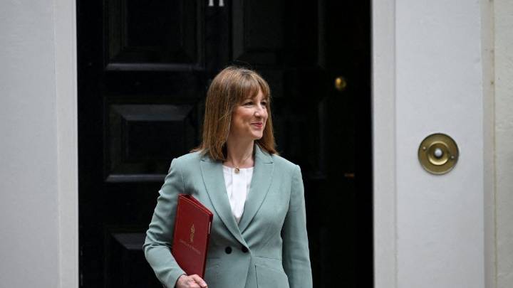 Disabled 'will be hit hardest' by Reeves's 'taxi tax' on minicabs