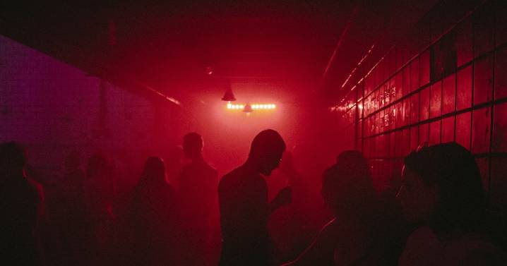 Senda revela baja en el consumo de alcohol y drogas en universitarios, pero alerta por uso de tranquilizantes sin receta