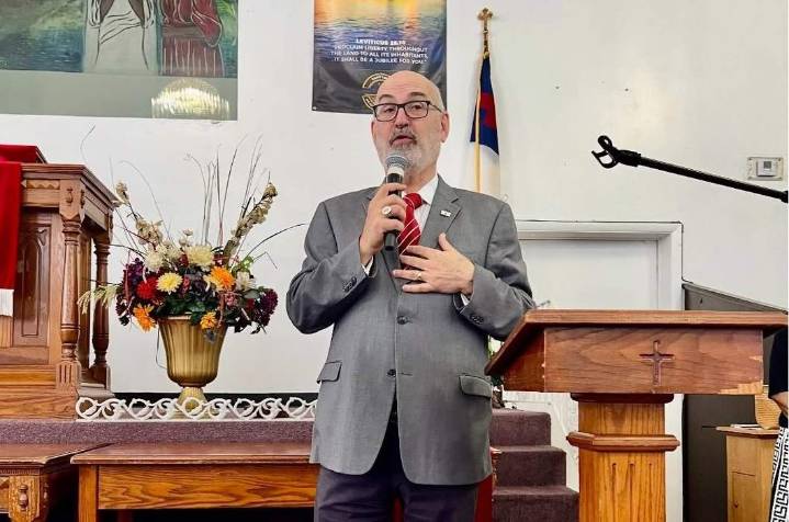 Presidente respalda al candidato cubanoestadounidense Emilio T. González en Miami