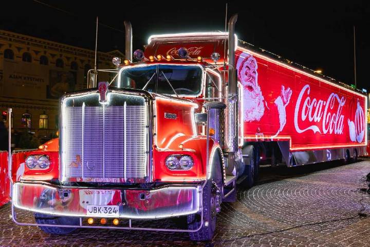 ¿Adiós a la Caravana Navideña Coca-Cola?... piden a Cofepris cancelar desfiles por impacto negativo en la Salud