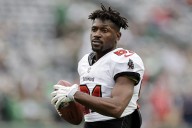 Antonio Brown enfrenta cargos por tiroteo en Miami