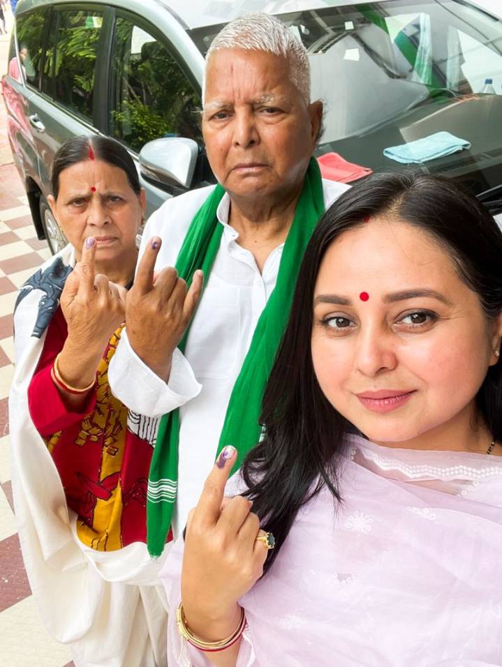 Bihar Junction: Day after RJD debacle, Lalu daughter Rohini quits politics, disowns family