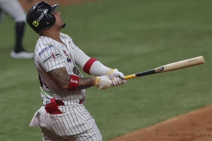 Caracas apaleó a las Aguilas mientras que el Magallanes se hunde...