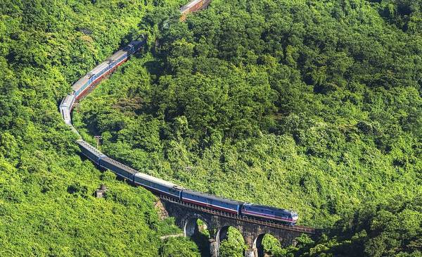 El tren de pasajeros más largo del mundo conecta Portugal y Singapur