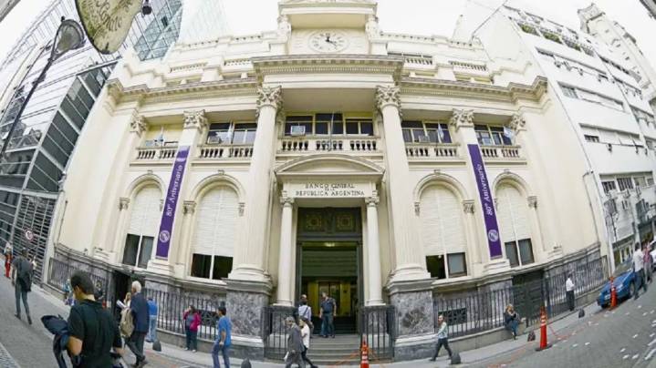 Contratos de dólar futuro: “Los inversores están tratando de resguardarse de un posible salto cambiario”