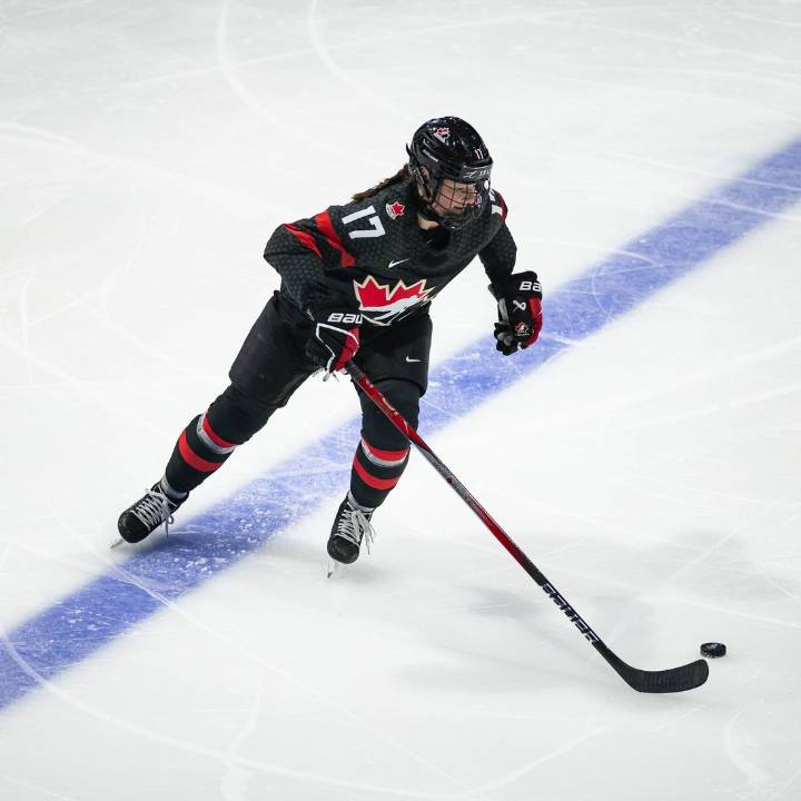 Deadspin | Sceptres sign D Ella Shelton to 1-year extension