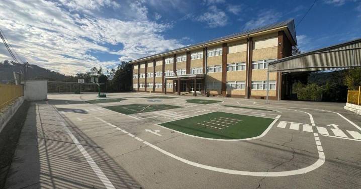 El Concello niega que haya basura en el colegio de Castrelo de Miño