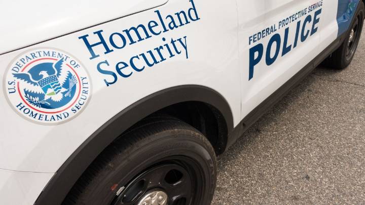 Agentes de Homeland Security acuden a escuela Cherryland en Hayward