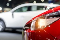 Adulto mayor denuncia estafa tras cierre de automotora en Lo Barnechea: perdió $19 millones