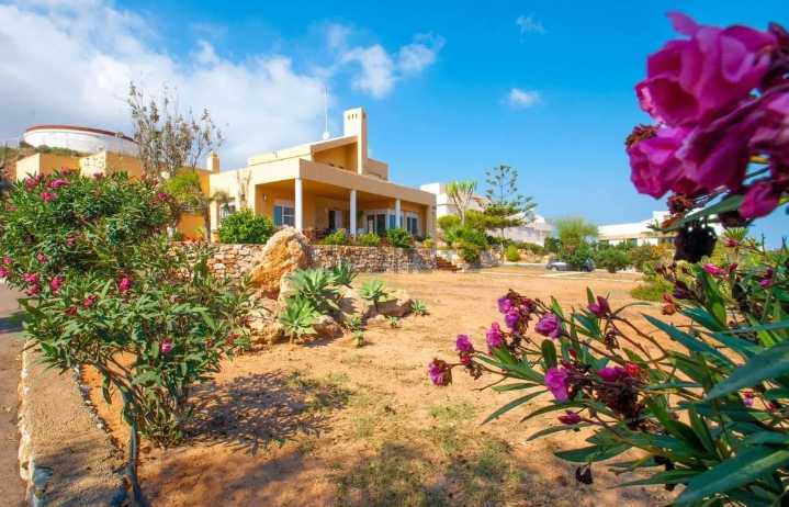 Cartagena | Estas son las casas más caras que se venden en Cabo de Palos: exclusividad y tradición en la costa de 'oro' de la Región