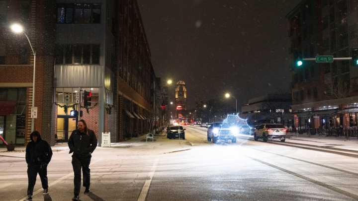 Winter storm strikes Central Indiana on Thanksgiving weekend