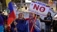 El "No" se impone en el referéndum de Ecuador y frena la reforma constitucional de Noboa