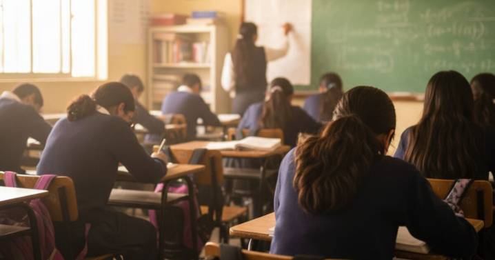 ¿Qué hacer si mi hijo reprobó en las evaluaciones de secundaria y prepa en Línea de la SEP?