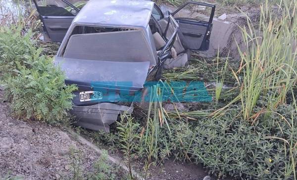 Tragedia en el Gran La Plata: una joven murió y cuatro hombres resultaron heridos en un violento choque