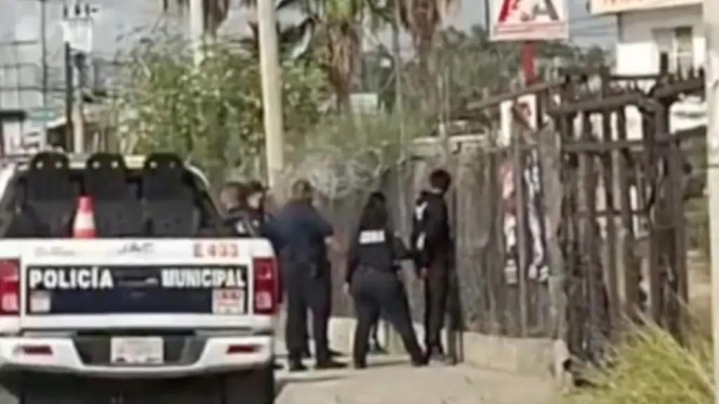 Detienen a Tres Sujetos Armados a Bordo de Vehículo con Reporte de Robo en Hermosillo