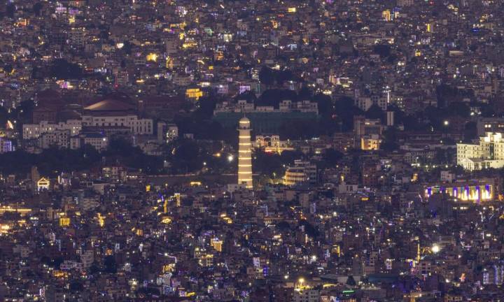 Nepal impone toque de queda en una zona del país tras nuevos choques con la Generación Z