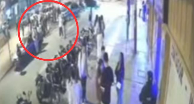 VIDEO | Menor asesinó con arma blanca a joven de 19 años en pleno parque de Soacha