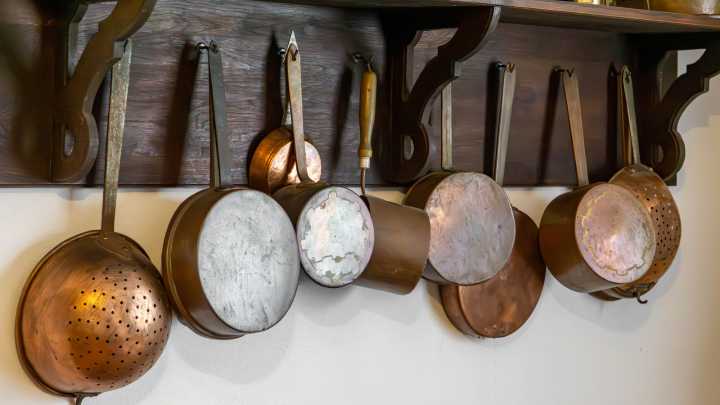 Vintage Pot Racks Are Coming Back – Here's How To Style This Type Of Kitchen Storage